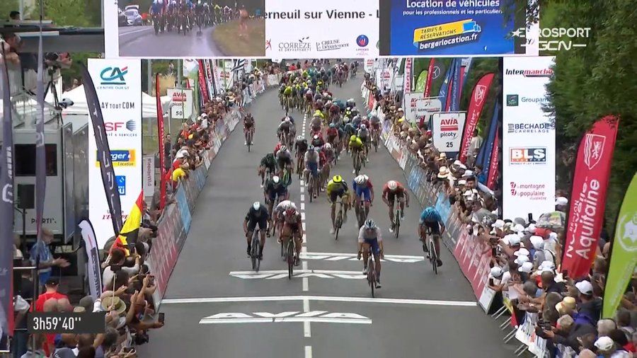 Lepe veteraan Julien Simon verrast sprinters in eerste etappe Tour du Limousin