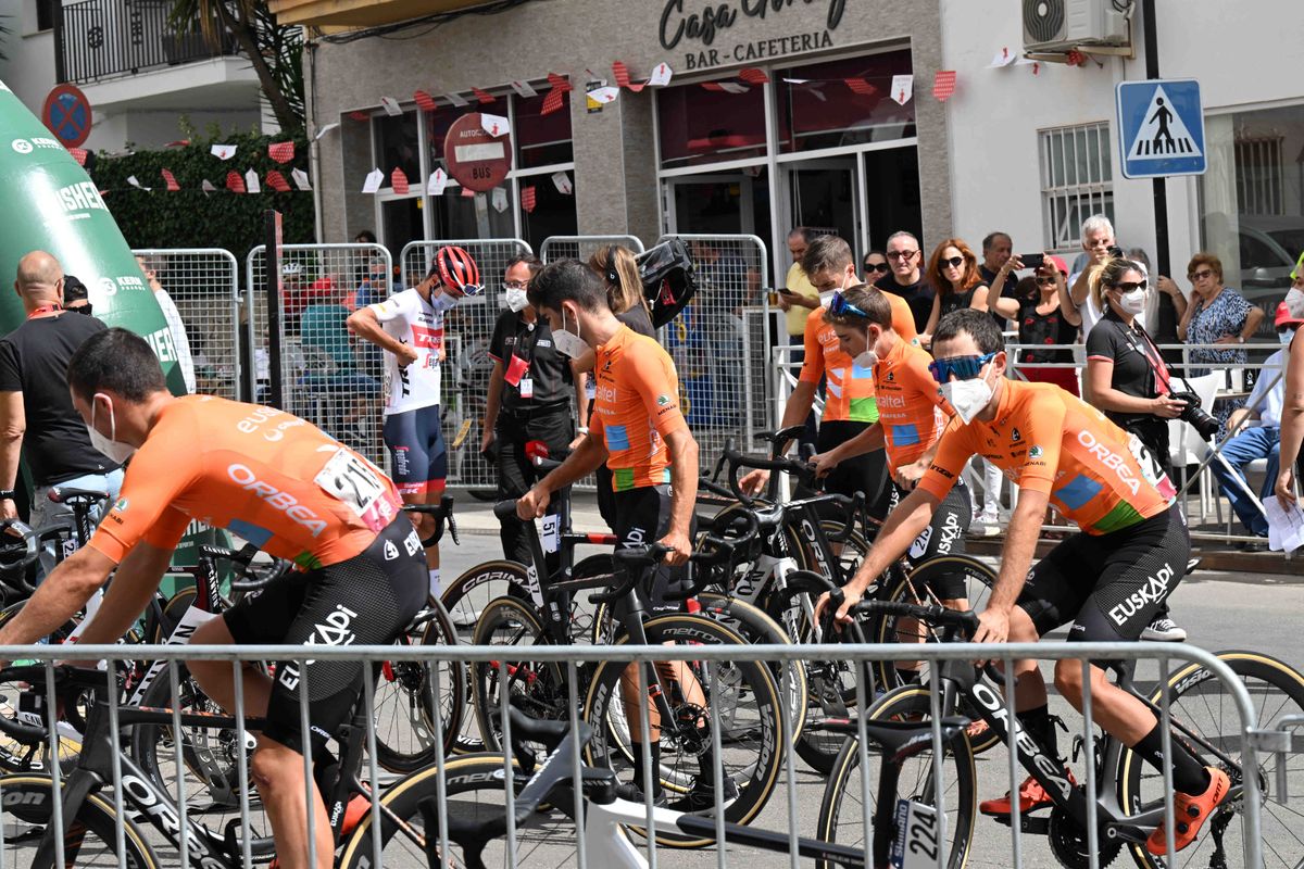 Basken zijn er vroeg bij! Euskaltel-Euskadi maakt als eerste ploeg Vuelta-achttal bekend