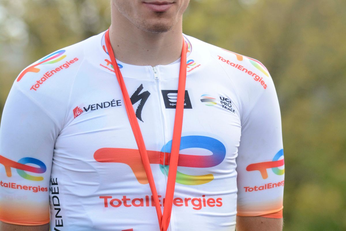 Visma | Lease a Bike en Unibet Tietema Rockets kleuren koers, maar Vercher de beste in Tour du Doubs