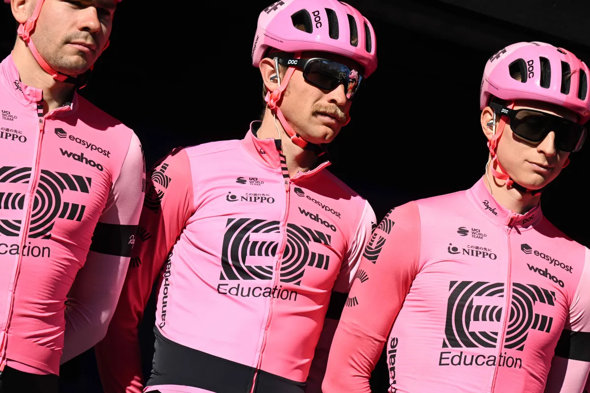 Interview | Van den Berg over 'bizarre' Cort: 'Als hij het op zijn heupen heeft, rijdt ie alles aan flarden'