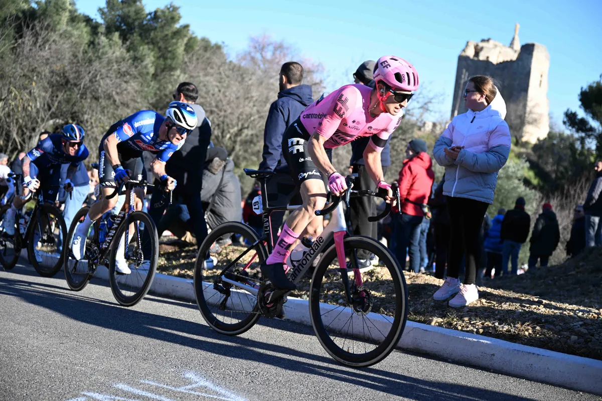 Powless en Cort missen nipt de boot in Milaan-Sanremo: 'Misschien een gebrek aan focus'