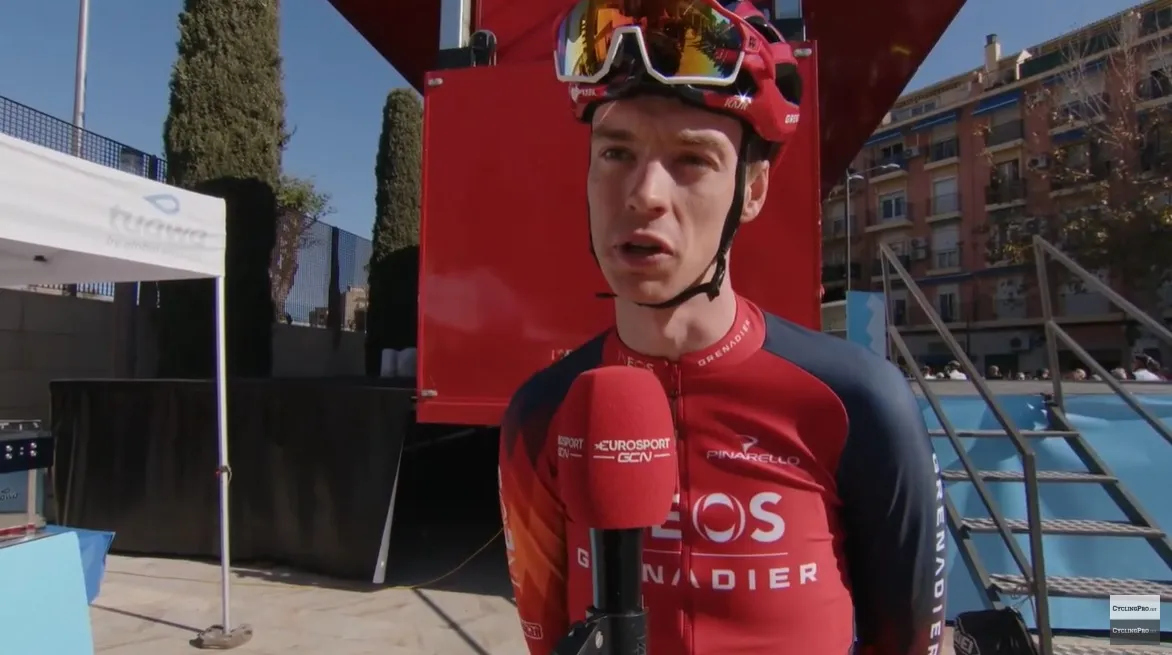 Arensman meteen schaduwkopman bij INEOS in Valencia: 'Verwacht mezelf niet heel goed'