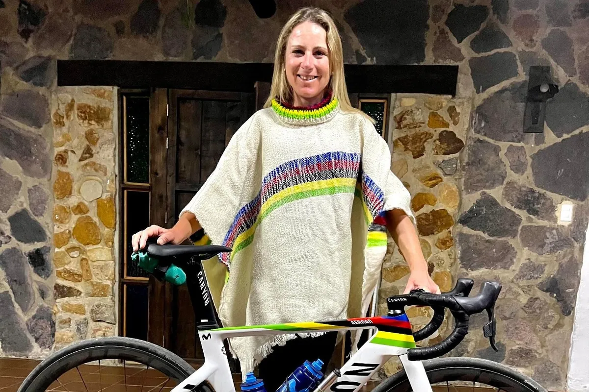 Gespot op Strava: Gigant Van Vleuten traint richting laatste profjaar meer, langer en hoger dan ooit!