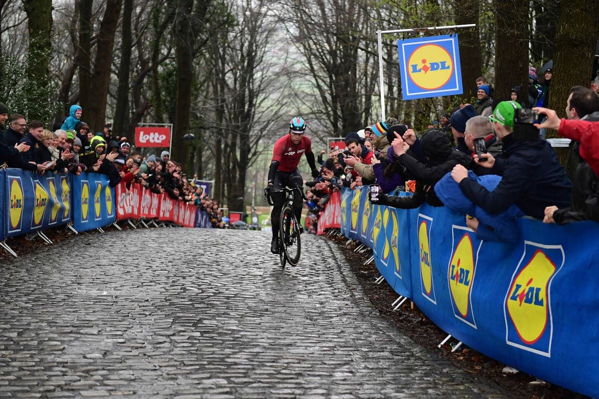 Deelnemers Omloop Het Nieuwsblad & Kuurne-Brussel-Kuurne 2025 | Lotto met De Lie, Israel met Blackmore in Omloop