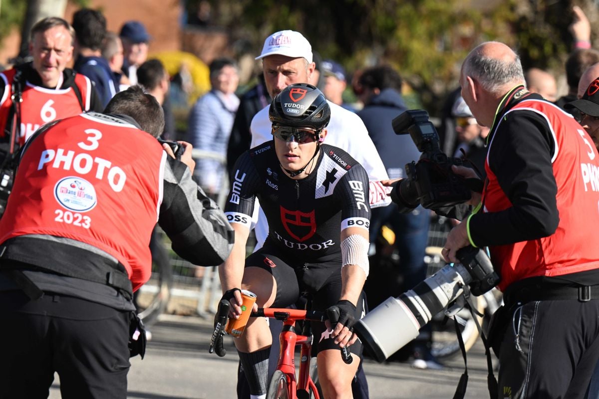 Bizarre startproblemen voor De Kleijn in Tour de Langkawi: Meerdere teams missen fietsen