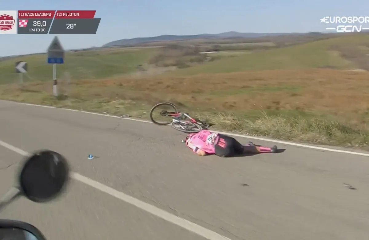 Alberto Bettiol zonder zware kwetsuren na harde val in Strade Bianche