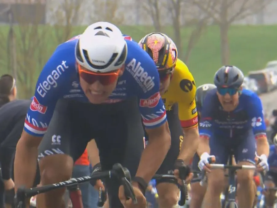 Wuyts schat Van der Poels voorjaarsresultaten hoger in dan die van Pogacar: 'Hij is dé man van het voorjaar'