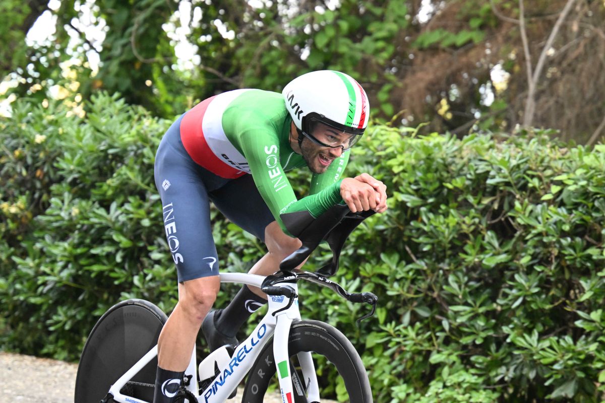 Ganna kon niet harder in tijdrit Giro: 'Misschien zag Remco wel 65 kilometer per uur staan'