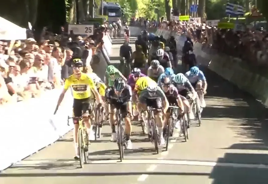 Getergd Jumbo-Visma loodst Kooij met perfecte lead-out naar ritwinst en eindzege ZLM Tour