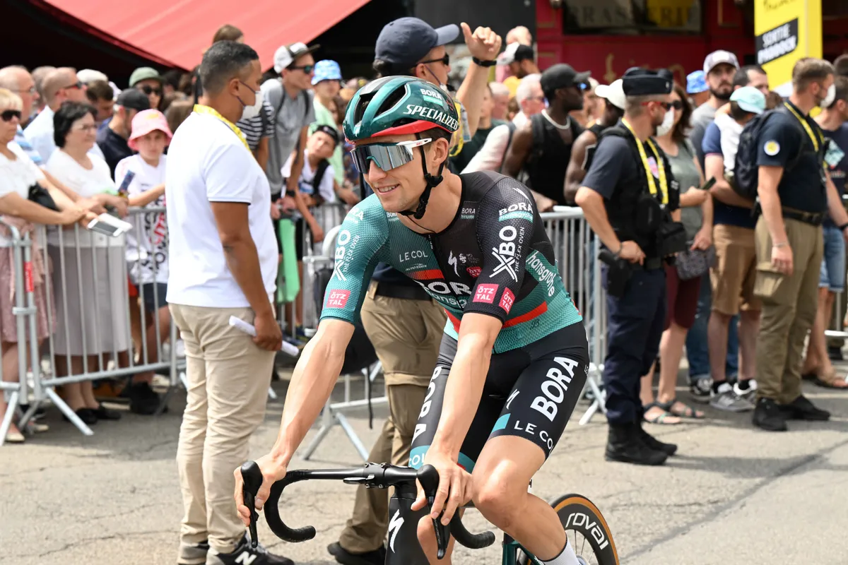 Hindley in zak en as na vrije val in klassement: 'Onmogelijk voor Jai om versnellingen te volgen'