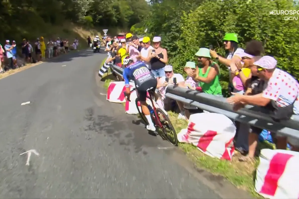 🎥 Van der Poel kiest z'n dag dan eindelijk uit en schuwt de risico's niet in solo-onderneming