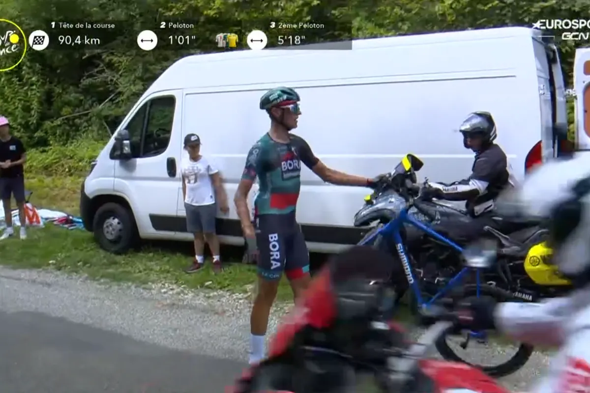 🎥 Politt reageert vol adrenaline een kapotte fiets af op neutrale wagen, Shimano biedt excuses aan