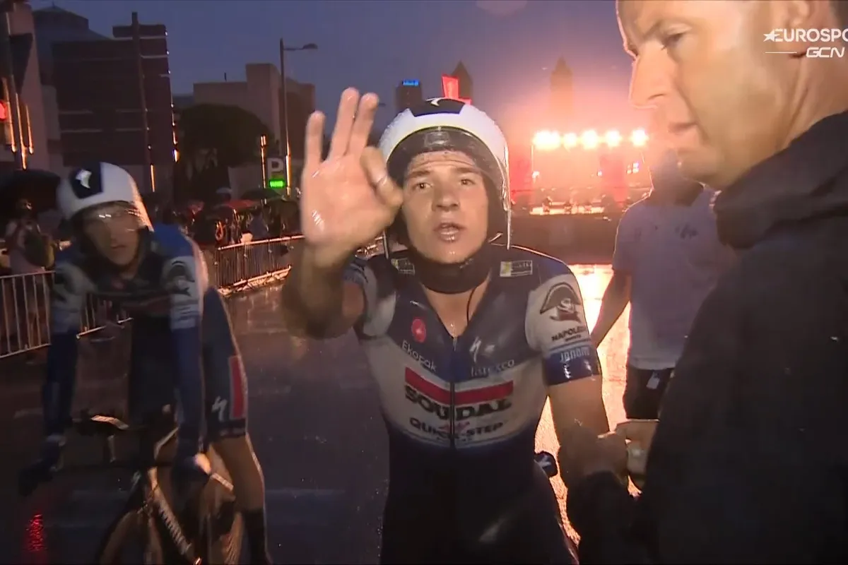 De ogen van Attila Valter en Remco Evenepoel stonden op standje 'doodsangst' meets 'what the fuck'