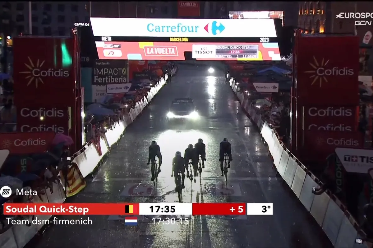 Soudal-Quick Step verdedigt Evenepoel na woede-uitbarsting: 'Ze reden allemaal met een luier aan'