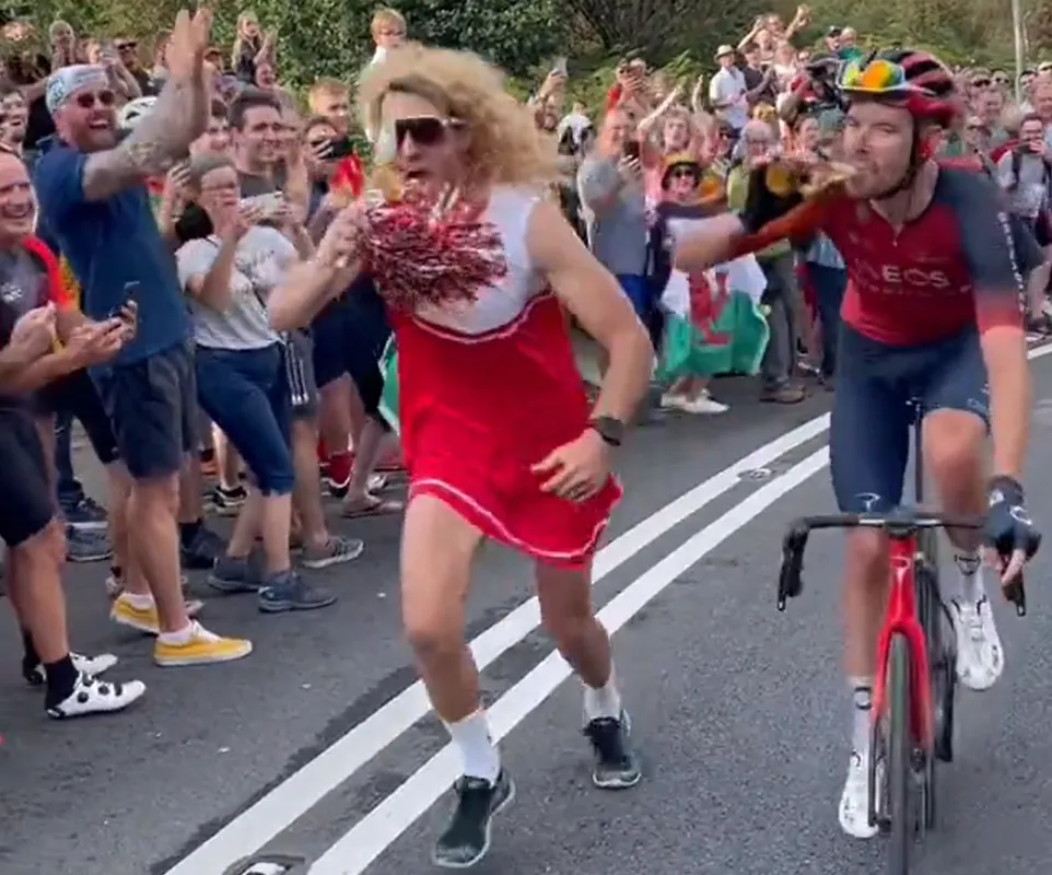 🎥 Rowe drinkt pilsje met 'fan', blijkt zijn broer: 'Niet het perfecte profplaatje, maar fuck it'