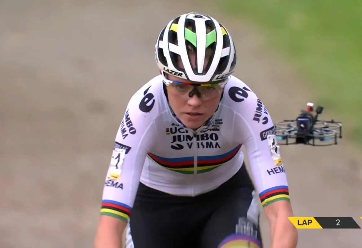 Pieterse, Van Anrooij en Brand node gemist: alleen een drone kan Van Empel volgen in Overijse-show