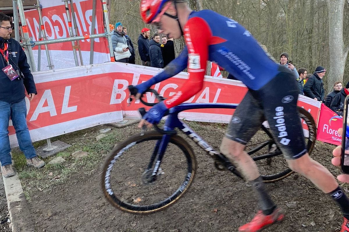 Ronhaar kwam in Koksijde tot op een paar seconden van Van der Poel: 'Hoopte dat hij nog even zou wachten'