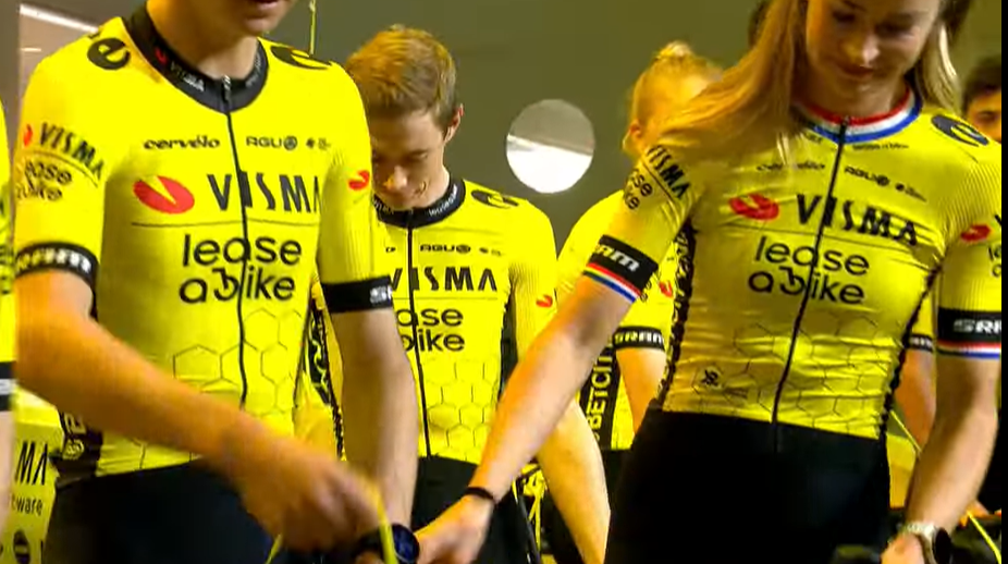 📸 In deze shirts gaan Van Aert, Vingegaard, Kuss, Kooij én Uijtdebroeks volgend jaar vlammen