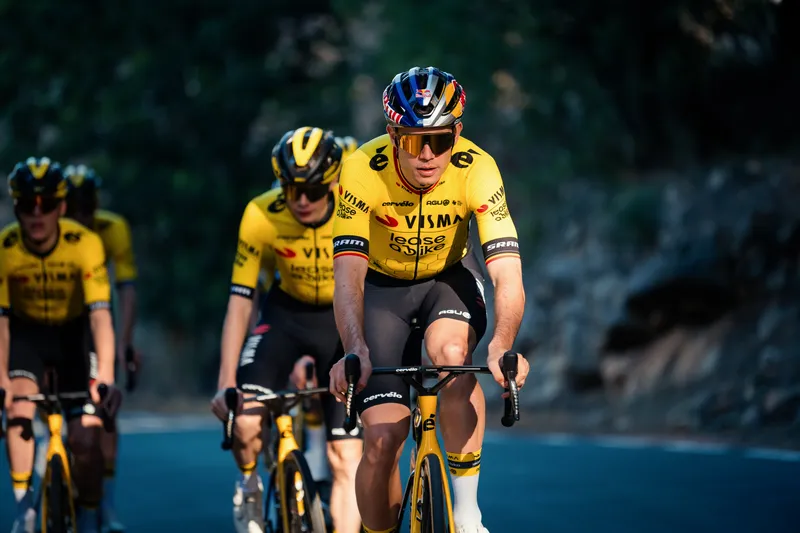 🎥 Leer Van Aert (en Laporte) nóg een beetje beter kennen: 'Ben soms te gestresst en haat mijn fiets wassen'