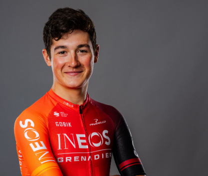 18-jarig INEOS-talent AJ August finisht net buiten tijdslimiet in Parijs-Roubaix: 'Maar al die toeschouwers...'