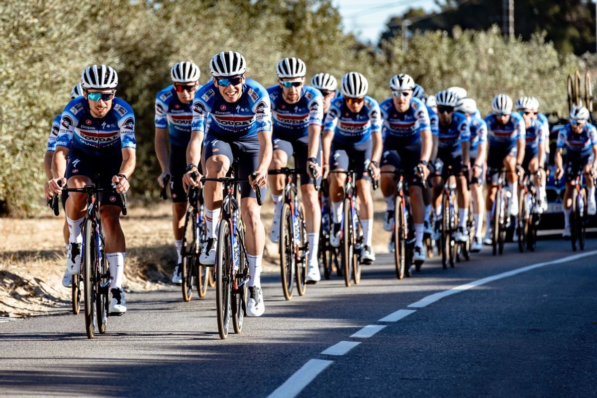 Wuyts ziet talent van Soudal Quick-Step komende jaren uitblinken in het voorjaar: 'Potentieel Ronde-winnaar'