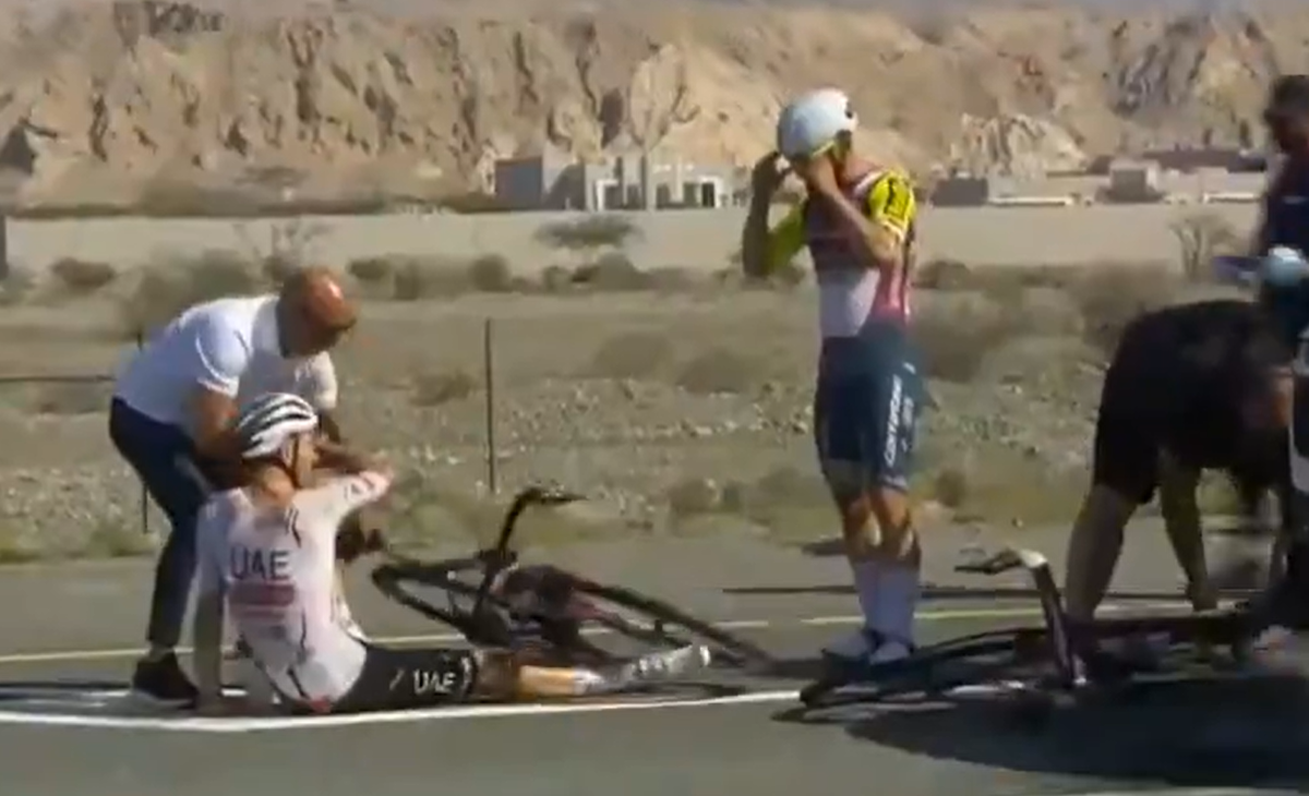 🎥 Adam Yates cycled 35 kilometers despite suffering from a concussion after a heavy blow in the UAE Tour