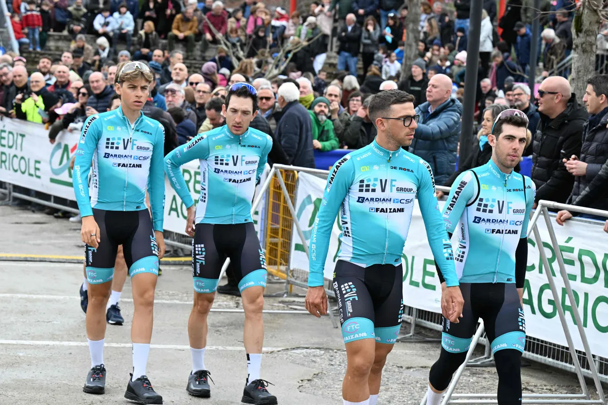 Bardiani zet ook dit jaar alles op alles voor een etappezege in de Giro: 'Er heerst een sterke band binnen de groep'