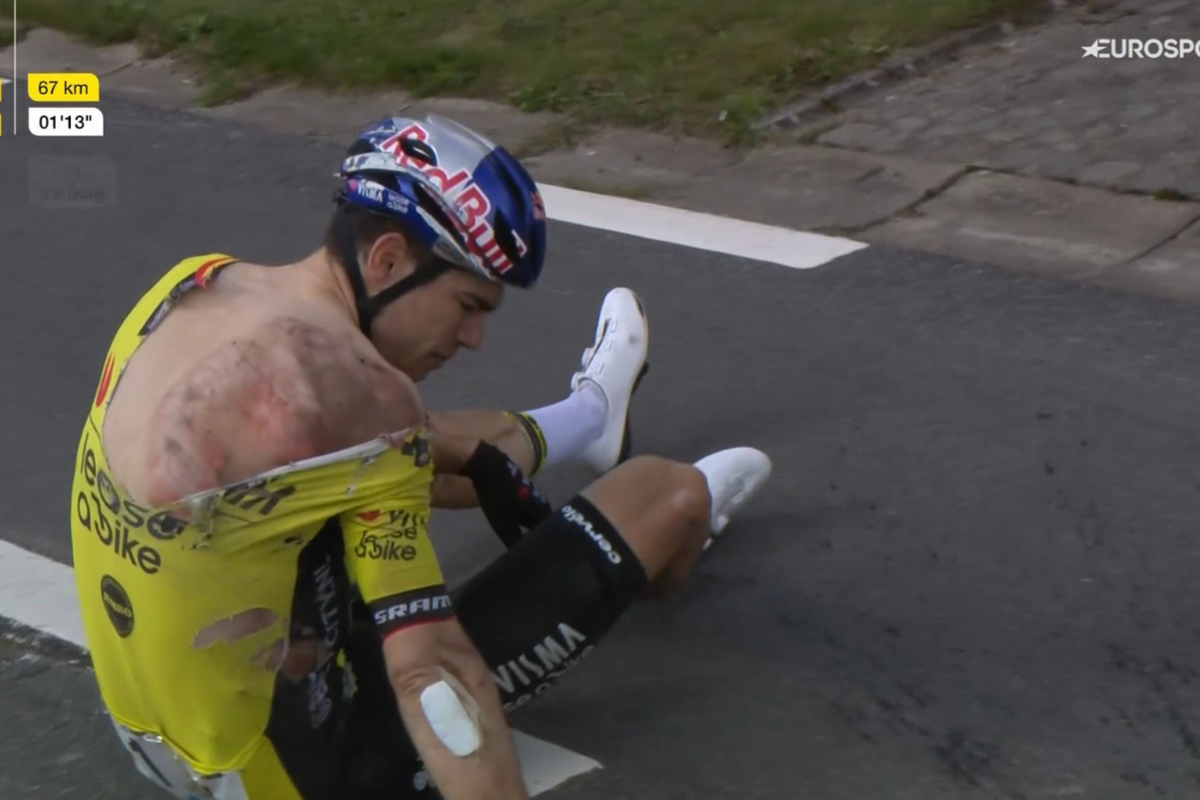 Horrific crash in peloton Dwars Door Vlaanderen: Pedersen, Van Aert and Girmay badly injured