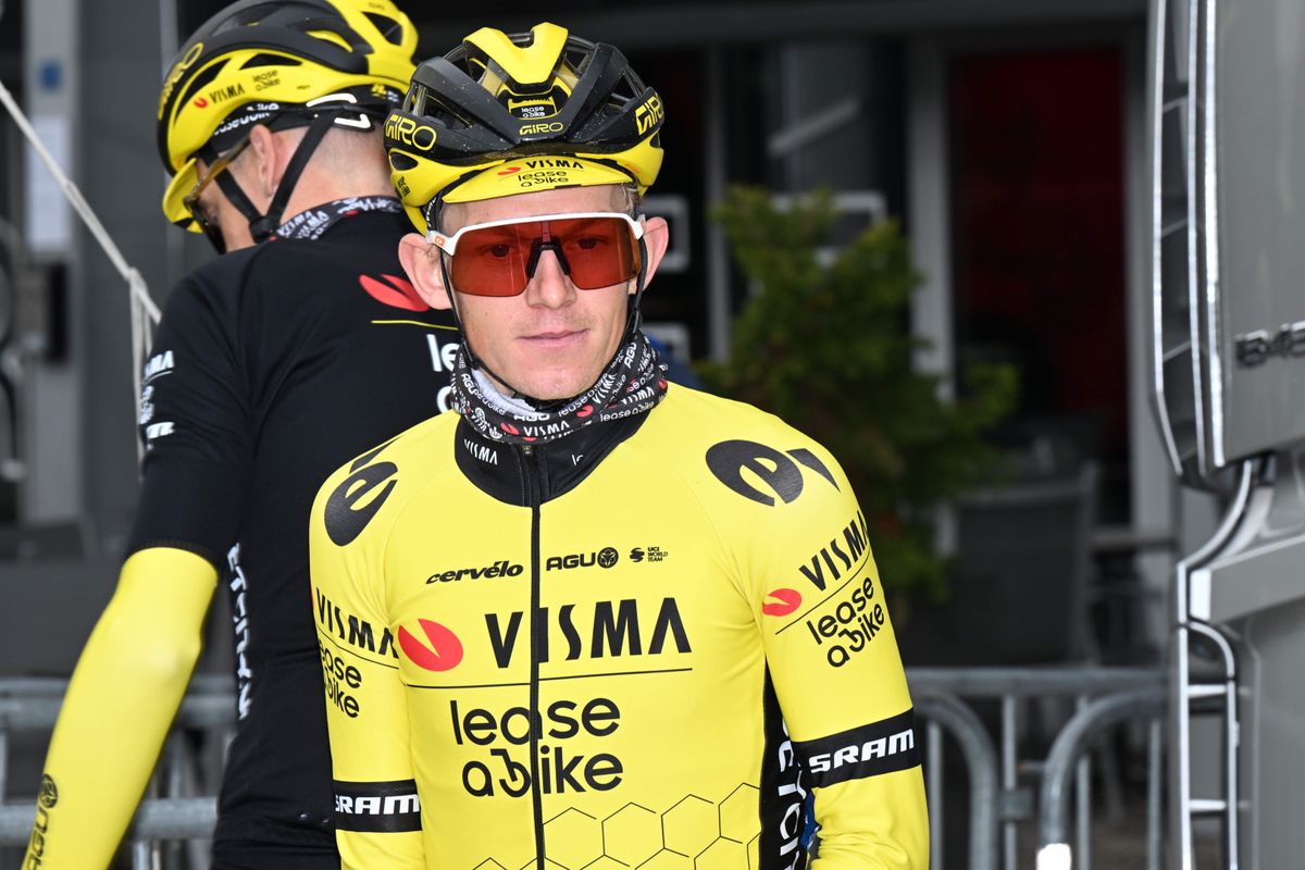 Nieuwe domper voor Visma | Lease a Bike: Tim van Dijke vervangt zieke Koen Bouwman in Giro-selectie