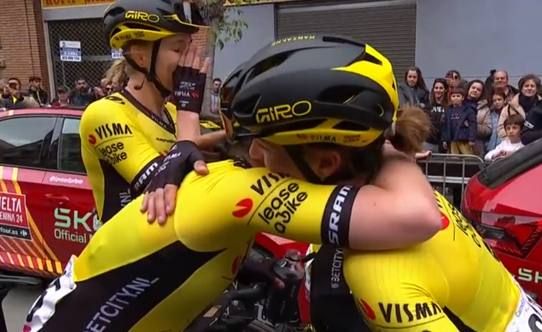 Vos baalt van nieuwe val in Vuelta (ook al lag ze er zelf niet bij), Visma | Lease a Bike reden dat Kool niet won