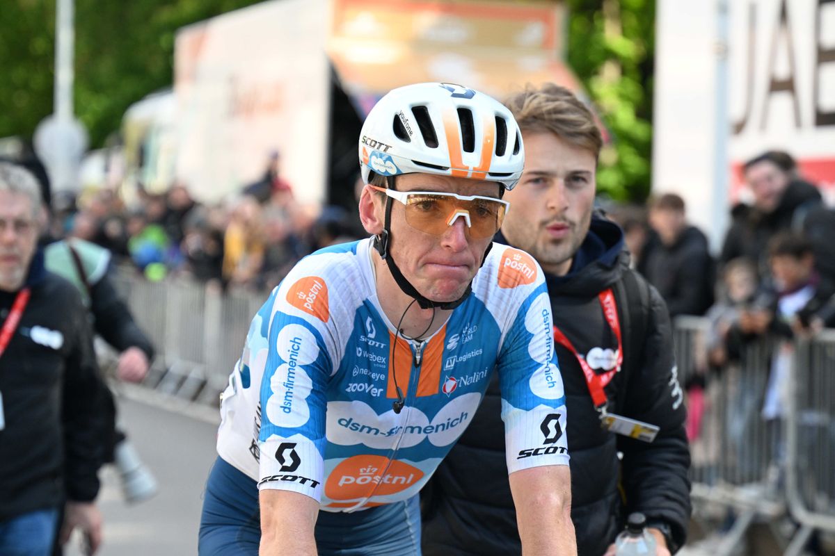 LIVE etappe 8 Giro d'Italia 2024 | Bardet maakt koers, peloton volgt op minuut