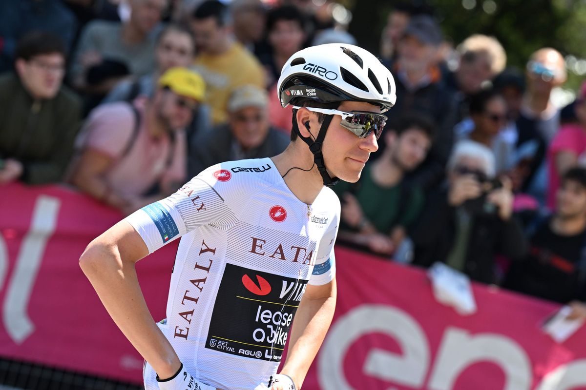 Klassementen Giro d'Italia 2024: Uijtdebroeks verliest wat, Arensman valt weg uit top tien
