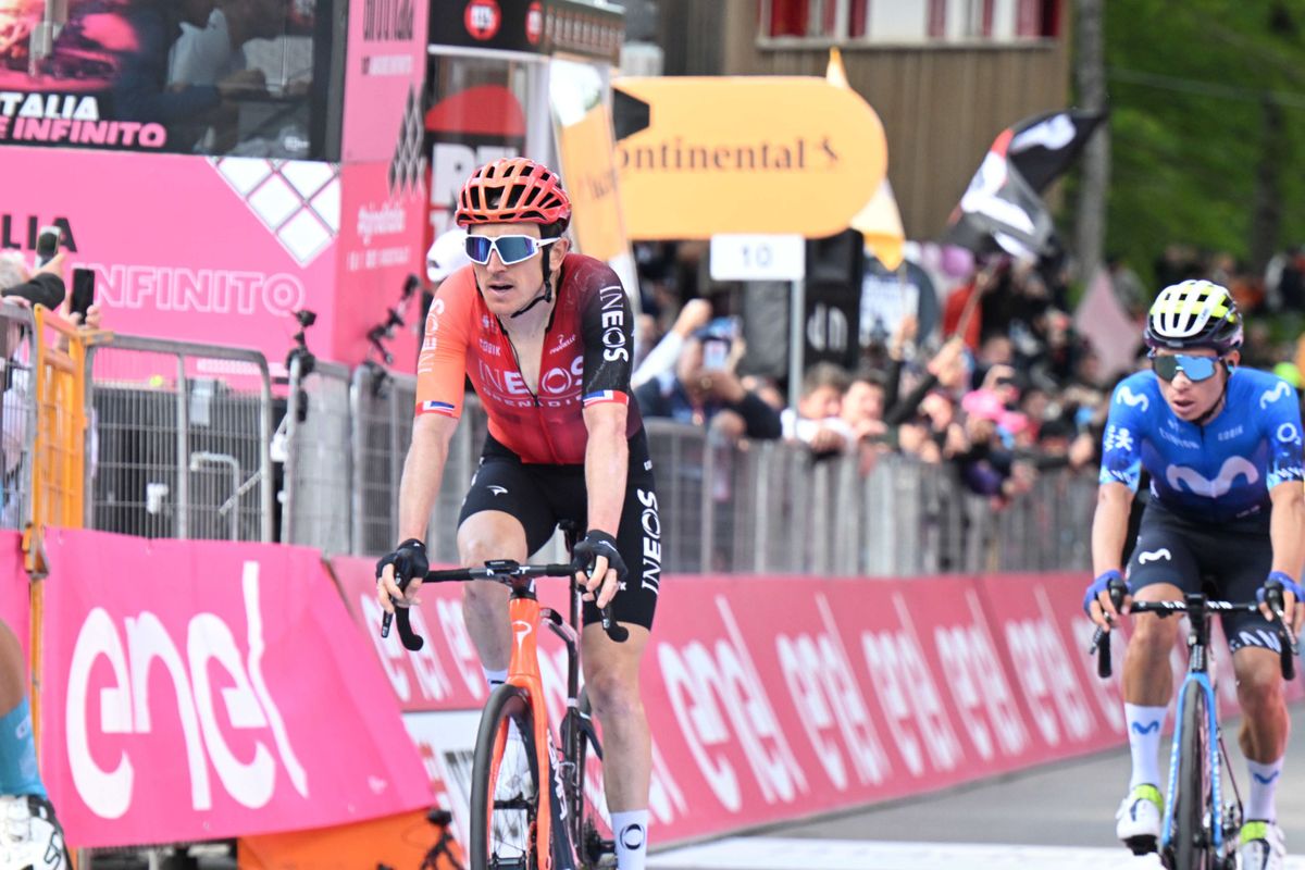 LIVE etappe 10 Giro d'Italia | Renners maken zich op voor start(interviews) na rustdag