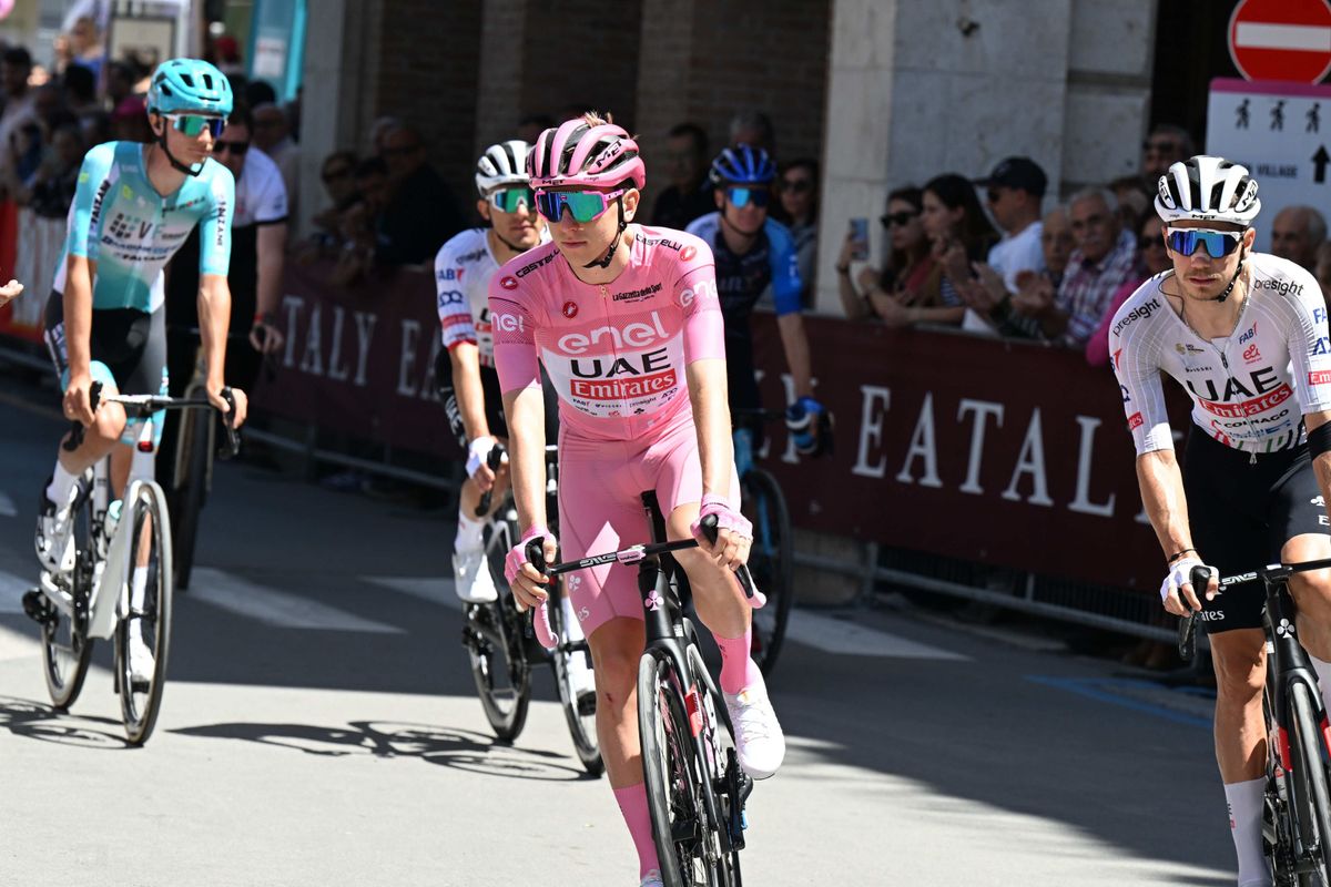 LIVE etappe 15 Giro d'Italia 2024 | Vuurwerk gegarandeerd in loodzware koninginnenrit!