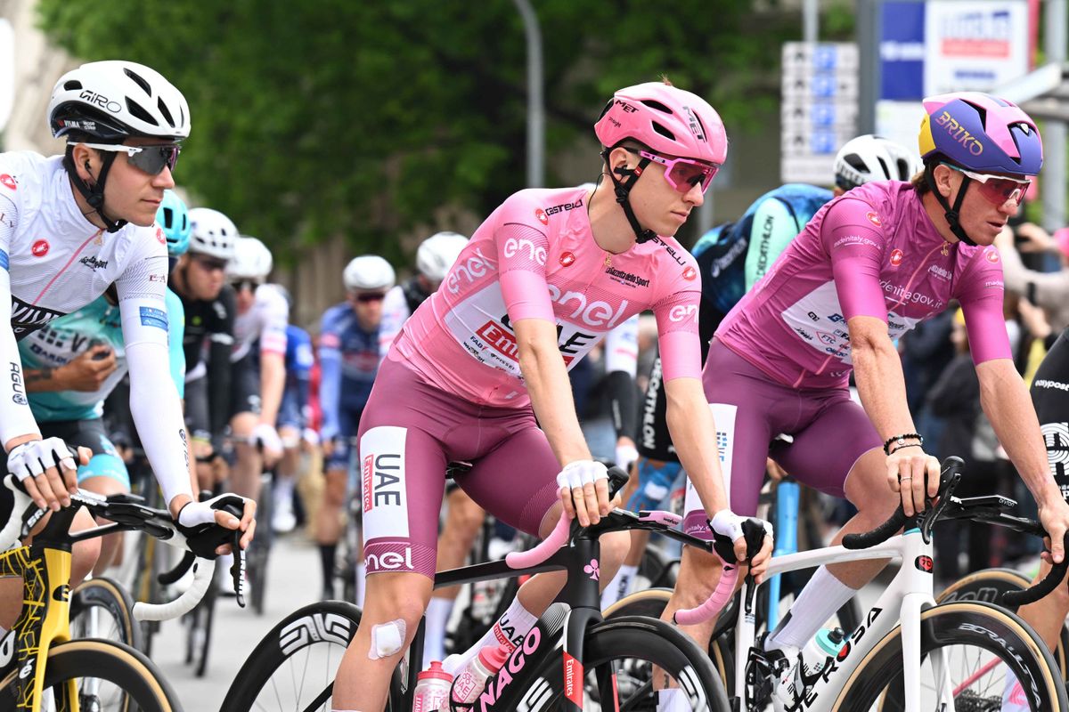 Roze trui Pogacar begrijpt keuze Visma | Lease a Bike om Uijtdebroeks uit Giro d'Italia te halen