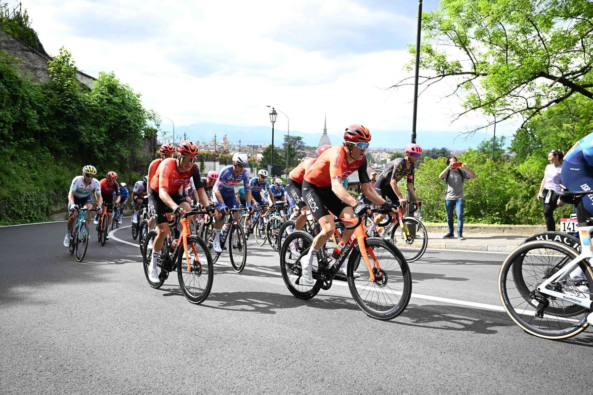 LIVE etappe 15 Giro d'Italia 2024 | 'Als INEOS de Giro wil winnen, dan is dit de dag'