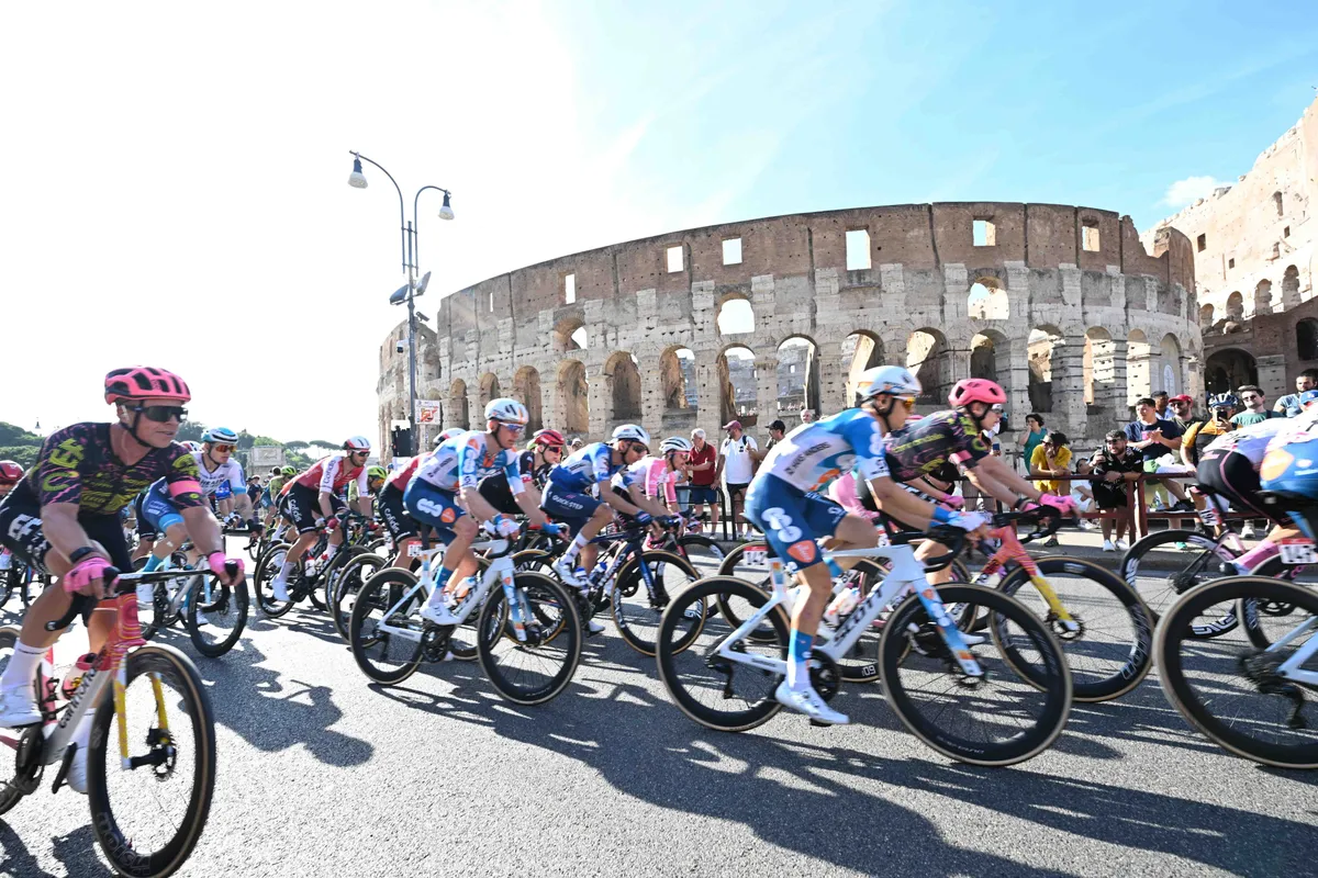 Wielrennen op TV 2025 | Aftellen naar de Giro d'Italia met La Vuelta Femenina en Franse eendaagses!