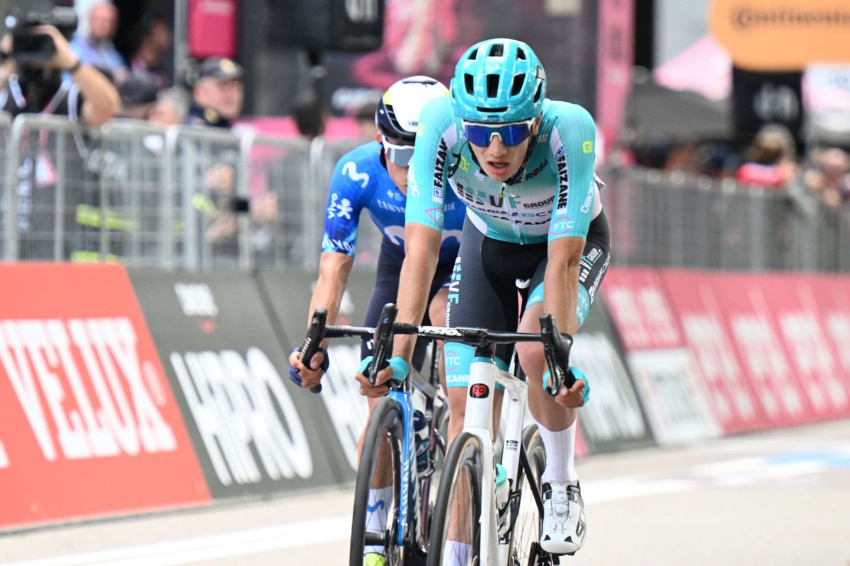 LIVE etappe 15 Giro d'Italia 2024 | Italiaanse toptalenten nemen vlucht naar voren