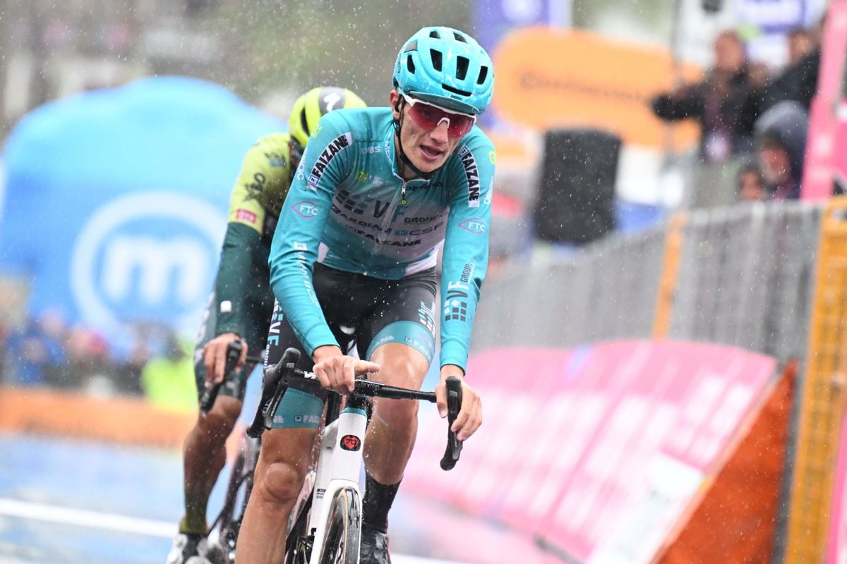 Pellizzari kijkt terug op de Giro d'Italia: 'Toen Pogacar aanviel wist ik dat mijn lot bezegeld was'