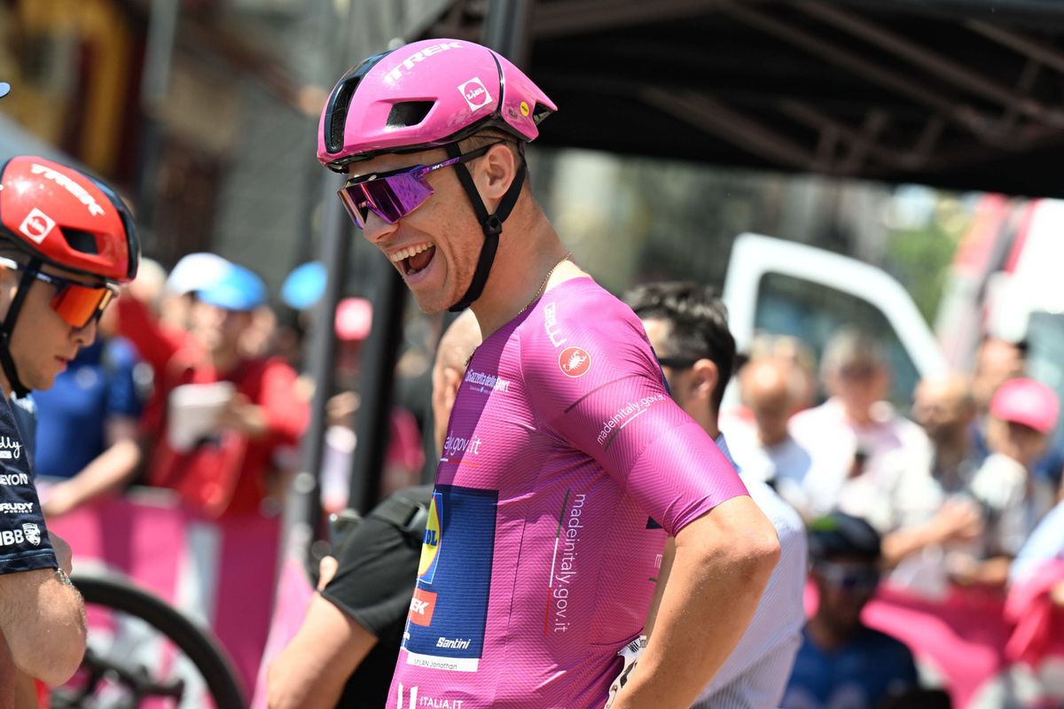 LIVE etappe 11 Giro d'Italia | Visma | Lease a Bike-lieden trekken ten aanval, massasprint lijkt aanstaande!