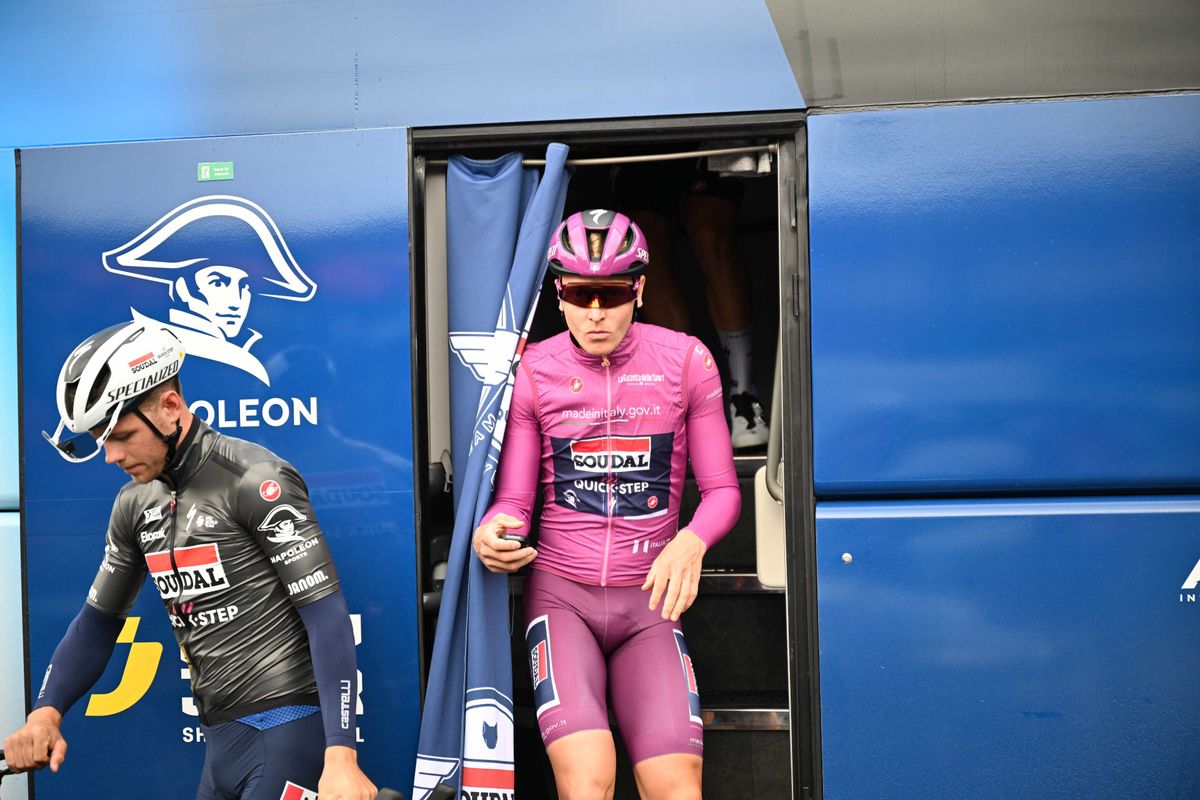 LIVE etappe 5 Giro d'Italia 2024 | Startinterviews leren dat rappe mannen op hun hoede zijn