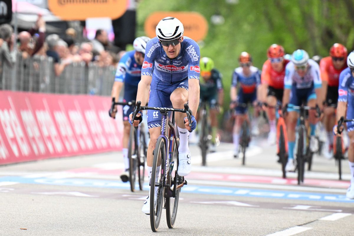 Boetes en tijdstraffen Giro d'Italia 2024 | Weer een aantal straffen richting Alpecin-Deceuninck