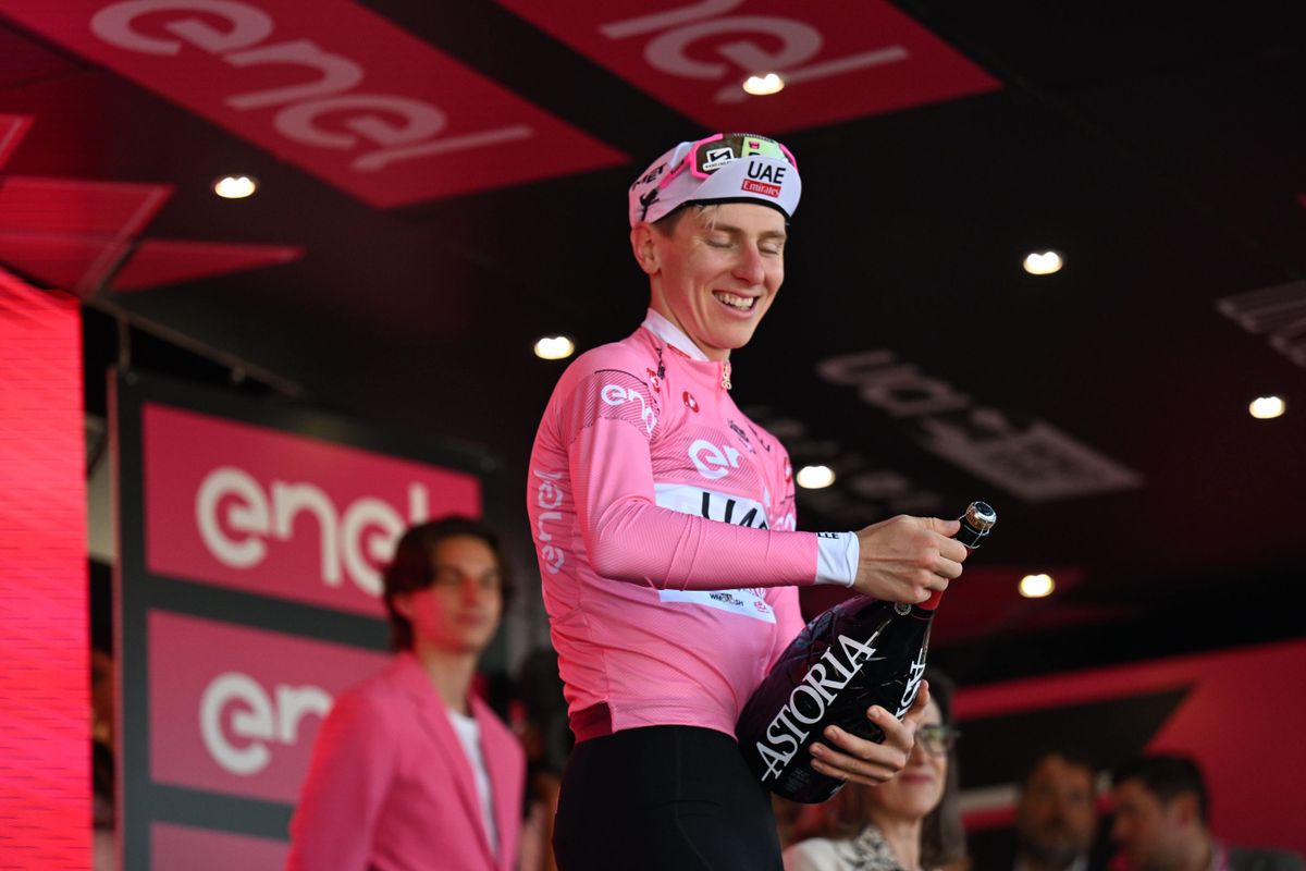LIVE etappe 15 Giro d'Italia 2024 | Status quo: Pogacar of toch kopgroep voor de dagzege?
