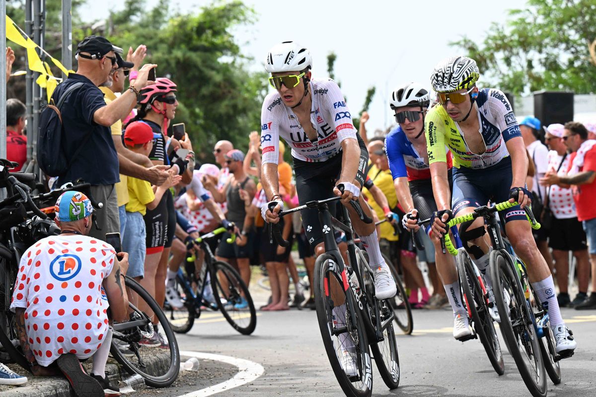 LIVE etappe 4 Tour de France 2024 | UAE lijkt met snode plannen op weg naar kopgroep