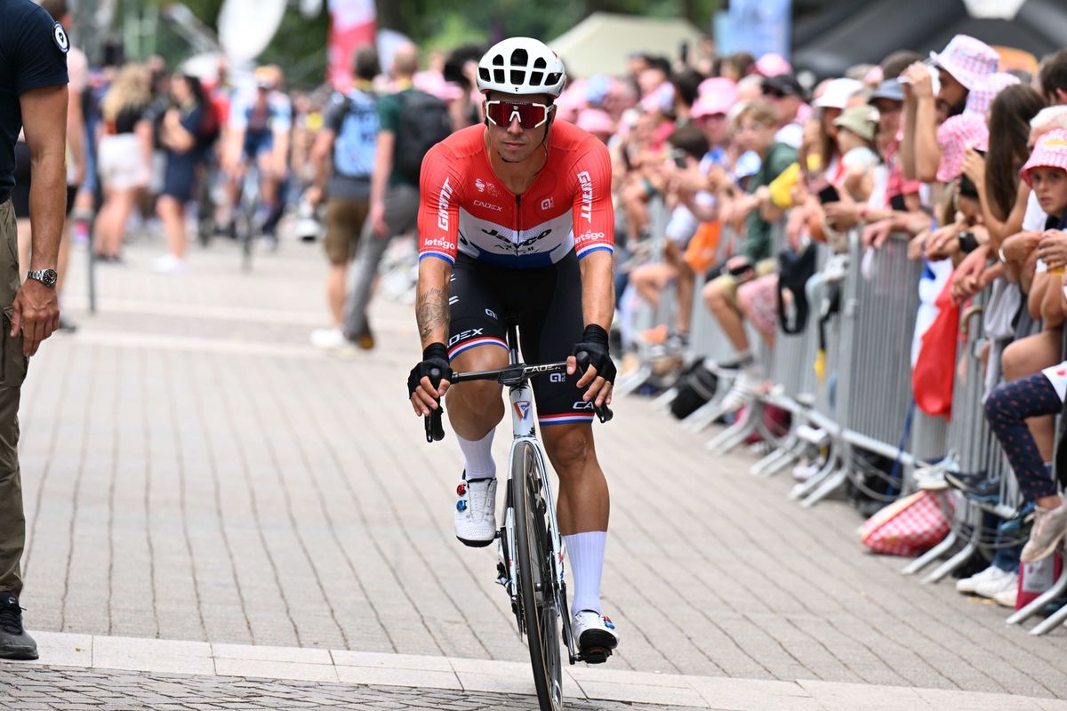 Groenewegen wordt door eigen lead-out Walscheid geklopt in Omloop het Houtland