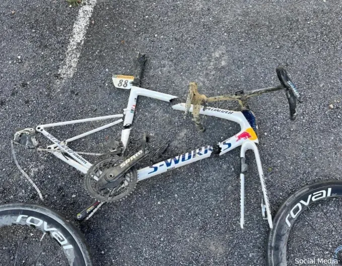 New shocking footage of Vlasov's wrecked bike after devastating crash and injury in Tour de France