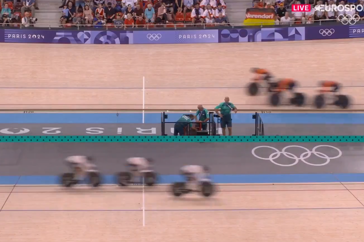 Krankzinnige start van baantoernooi houdt Sprintvrouwen buiten medailles, mannen maken indruk voor dinsdag