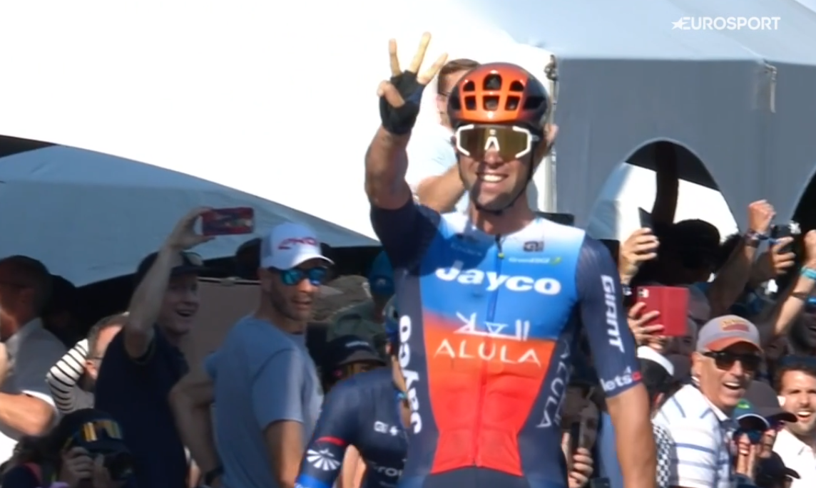 Pogacar neutralized by insanely strong Lotto-Dstny, but buddy Matthews does manage to do it again in Quebéc