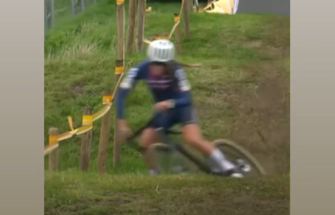 🎥 Hard, wise lesson for 18-year-old British cyclo-cross rider: stunt ends with DNF in Ruddervoorde