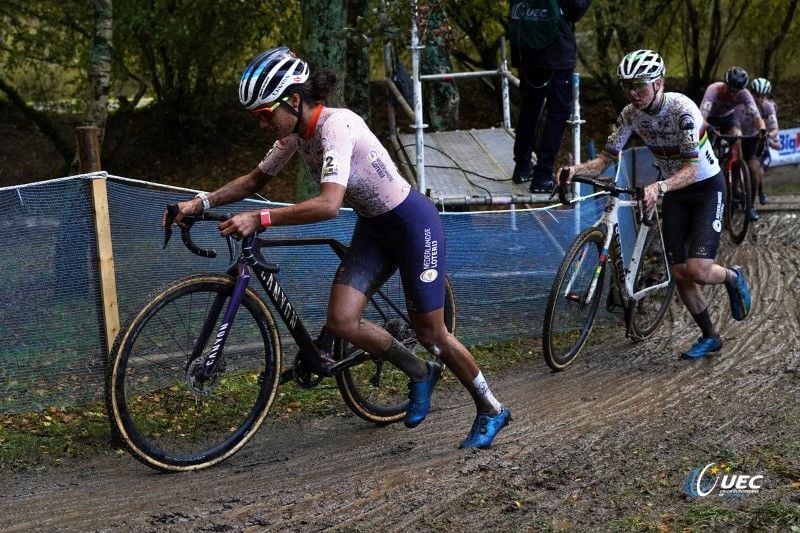 Van Empel zaterdag terug in competitie, De Knegt blij met aan elkaar gewaagde dames